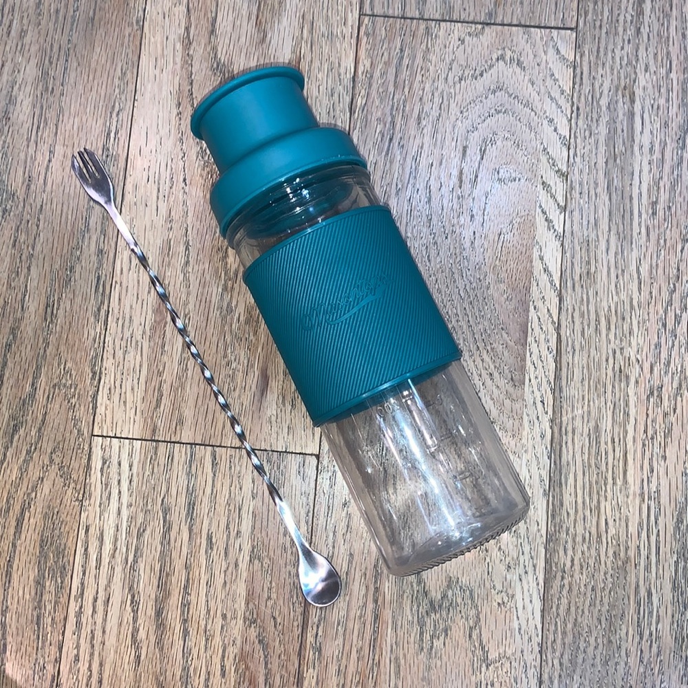 New MasonTops cocktail shaker kit